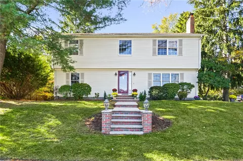 1 Terrace Way, Lincoln, RI 02865