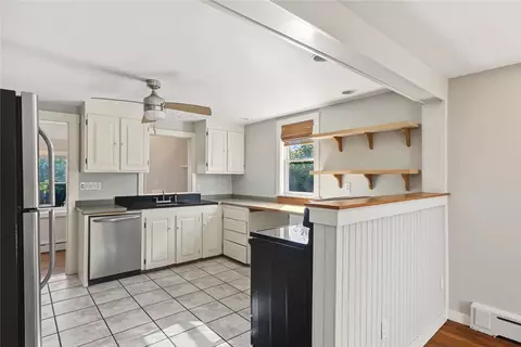 Kitchen - 14 Old Main Rd, Little Compton, RI 02837 photo 1 of 4