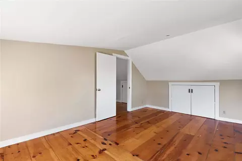 Bedroom - 14 Old Main Rd, Little Compton, RI 02837 photo 2 of 4