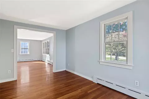 Living - 14 Old Main Rd, Little Compton, RI 02837 photo 5 of 6
