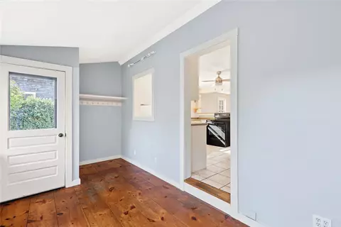 Entry Way - 14 Old Main Rd, Little Compton, RI 02837 photo 1 of 1