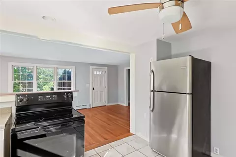 Kitchen - 14 Old Main Rd, Little Compton, RI 02837 photo 4 of 4