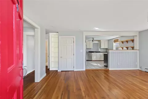 Living - 14 Old Main Rd, Little Compton, RI 02837 photo 1 of 6