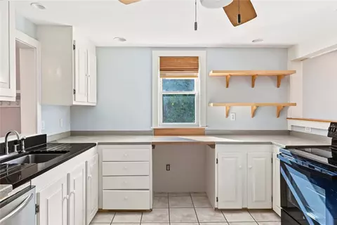 Kitchen - 14 Old Main Rd, Little Compton, RI 02837 photo 3 of 4