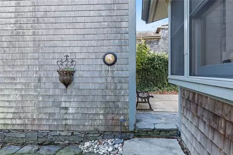 Exterior - 14 Old Main Rd, Little Compton, RI 02837 photo 5 of 9