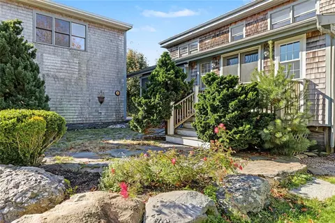Exterior - 14 Old Main Rd, Little Compton, RI 02837 photo 3 of 9