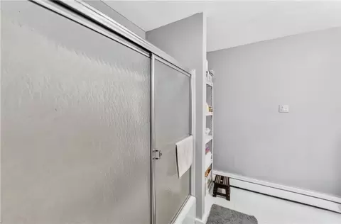 Bath - 69 School St, Westerly, RI 02891 photo 2 of 4