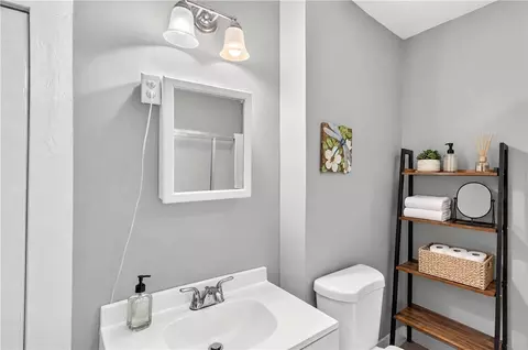 Bath - 69 School St, Westerly, RI 02891 photo 1 of 4