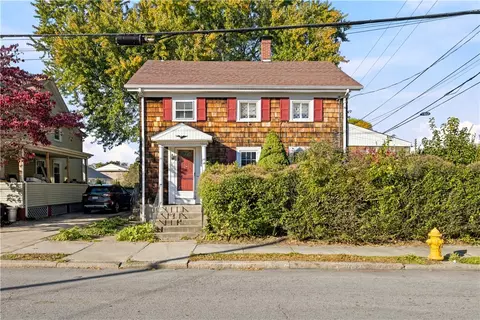 57 Pidge Ave, Pawtucket, RI 02860