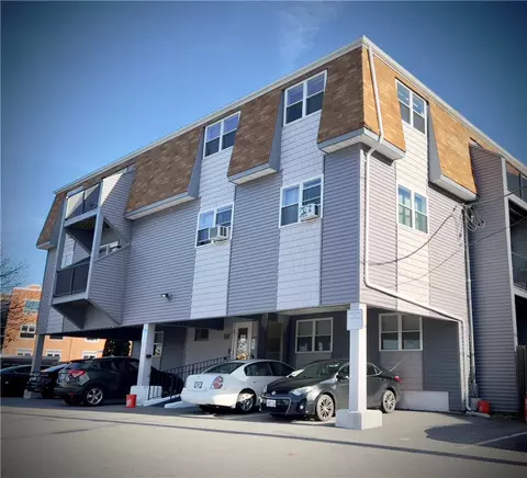 20 Stenton Ave #203, Providence, RI 02906