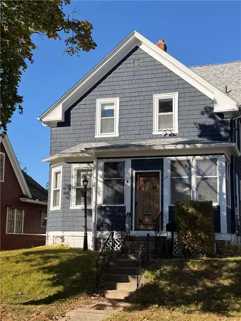 117 Oakland Ave, Cranston, RI 02910
