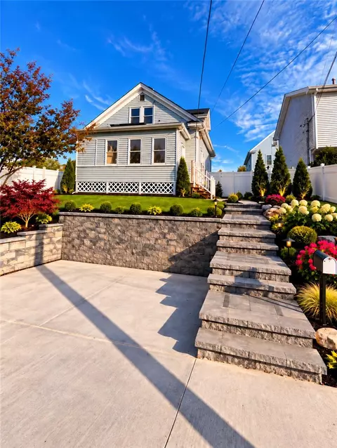 111 Waldron Ave, Cranston, RI 02910