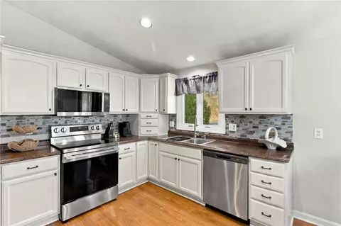 Kitchen - 77 Evergreen Rd, Glocester, RI 02814 photo 2 of 4