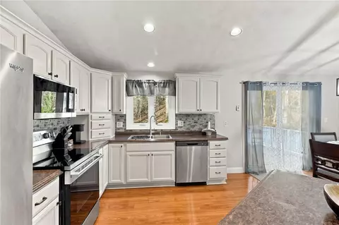 Kitchen - 77 Evergreen Rd, Glocester, RI 02814 photo 3 of 4