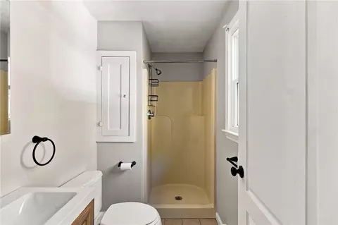 Bath - 77 Evergreen Rd, Glocester, RI 02814 photo 3 of 3