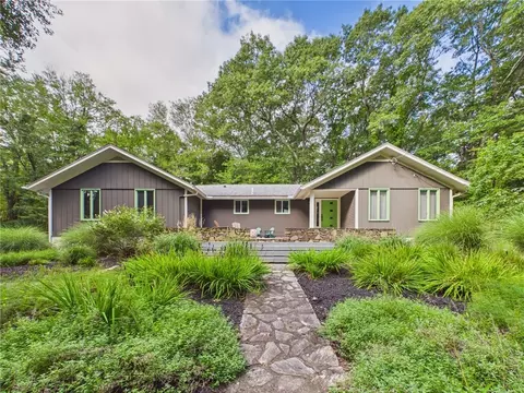 90 Brookside Dr, East Greenwich, RI 02818