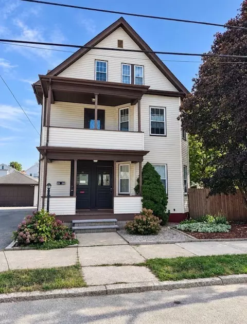 29 Radcliffe Ave, Providence, RI 02908