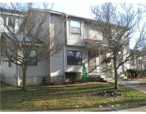 8 West St, Woonsocket, RI 02895 photo 1