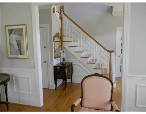 8 Jacobs Point Rd, Warren, RI 02885 photo 6