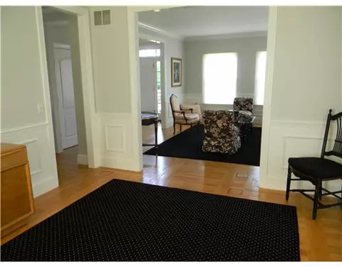 8 Jacobs Point Rd, Warren, RI 02885 photo 5