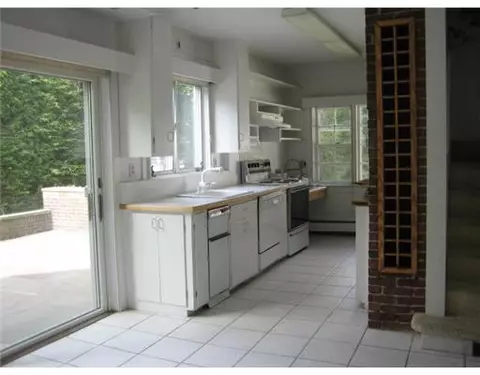 51 Elm St, Westerly, RI 02891 photo 8