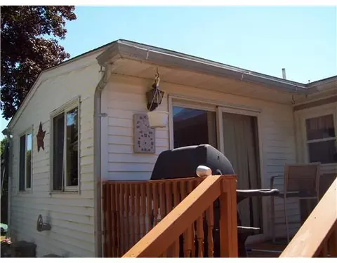 71 Carnation Dr, Warwick, RI 02886 photo 6