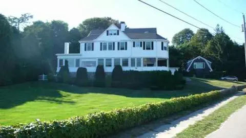 7 Everett Ave, Westerly, RI 02891 photo 2