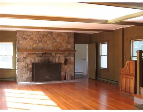 47 Wicklow Rd, Westerly, RI 02891 photo 3