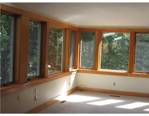 47 Wicklow Rd, Westerly, RI 02891 photo 2