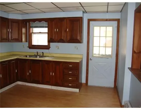 403 Wood Ave, Woonsocket, RI 02895 photo 4