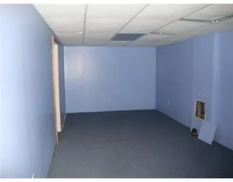 403 Wood Ave, Woonsocket, RI 02895 photo 9