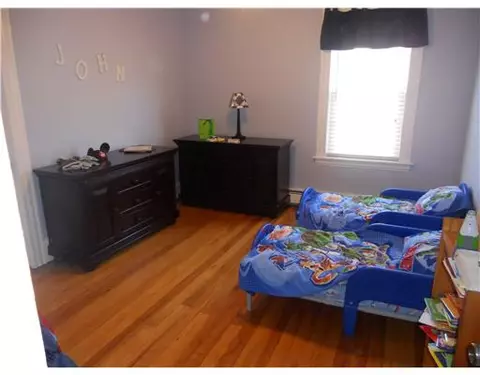 76 Fairfield Ave, Woonsocket, RI 02895 photo 9
