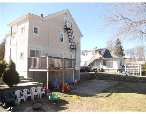 76 Fairfield Ave, Woonsocket, RI 02895 photo 2