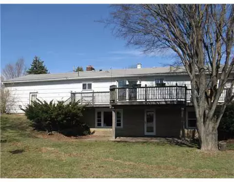 94 Armory Dr, Warwick, RI 02886 photo 2
