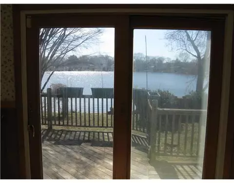 94 Armory Dr, Warwick, RI 02886 photo 9