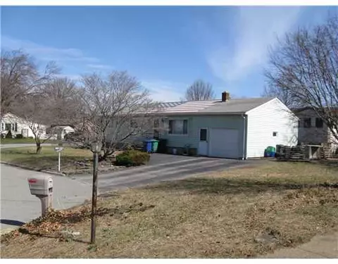 94 Armory Dr, Warwick, RI 02886 photo 5