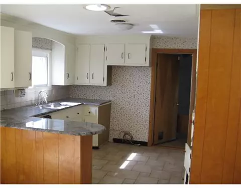 94 Armory Dr, Warwick, RI 02886 photo 6