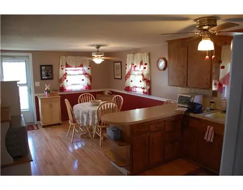 73 Roberta Ave, Woonsocket, RI 02895 photo 2