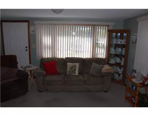 73 Roberta Ave, Woonsocket, RI 02895 photo 7