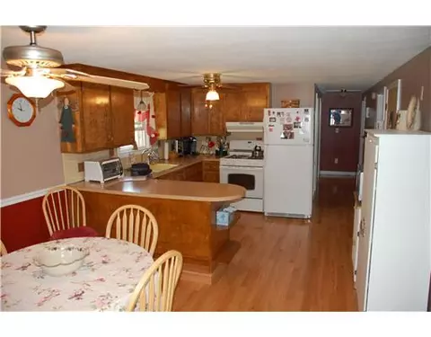 73 Roberta Ave, Woonsocket, RI 02895 photo 3