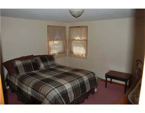 73 Roberta Ave, Woonsocket, RI 02895 photo 4