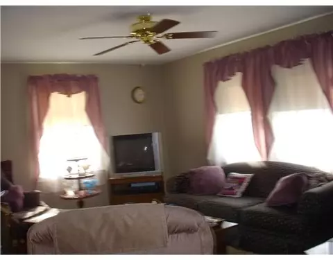 315 Grandview Ave, Woonsocket, RI 02895 photo 3