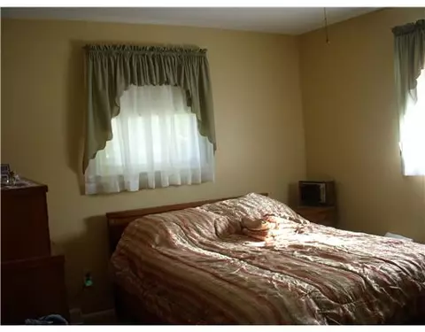 315 Grandview Ave, Woonsocket, RI 02895 photo 4