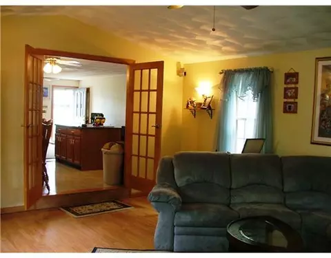 205 Macarthur Blvd, Coventry, RI 02816 photo 3