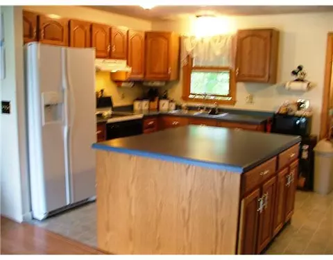 205 Macarthur Blvd, Coventry, RI 02816 photo 4
