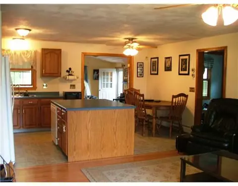 205 Macarthur Blvd, Coventry, RI 02816 photo 5