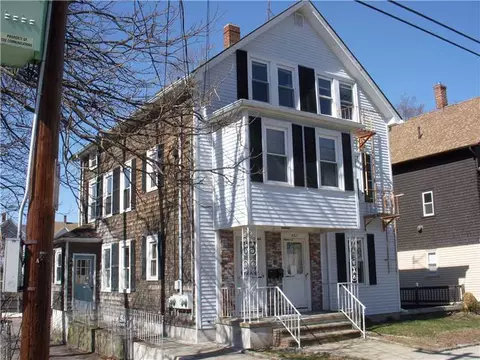 407 Winter St, Woonsocket, RI 02895 photo 2