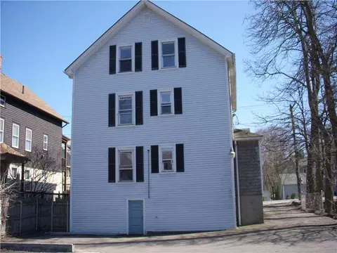 407 Winter St, Woonsocket, RI 02895 photo 3
