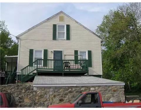 574 Robinson St, Woonsocket, RI 02895 photo 2