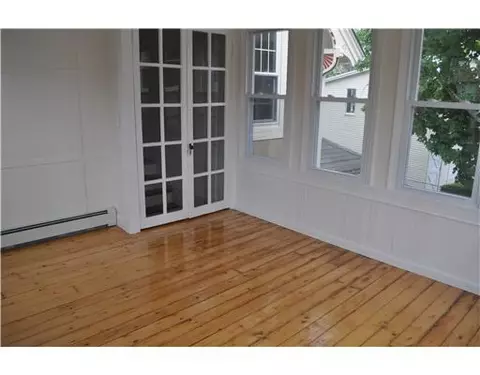 298 Park Pl, Woonsocket, RI 02895 photo 10